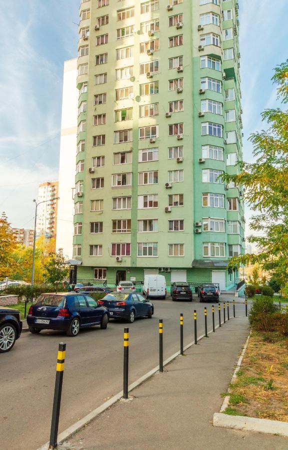 Квартиры По Улице Феодосийская, 1-А 基輔 外观 照片