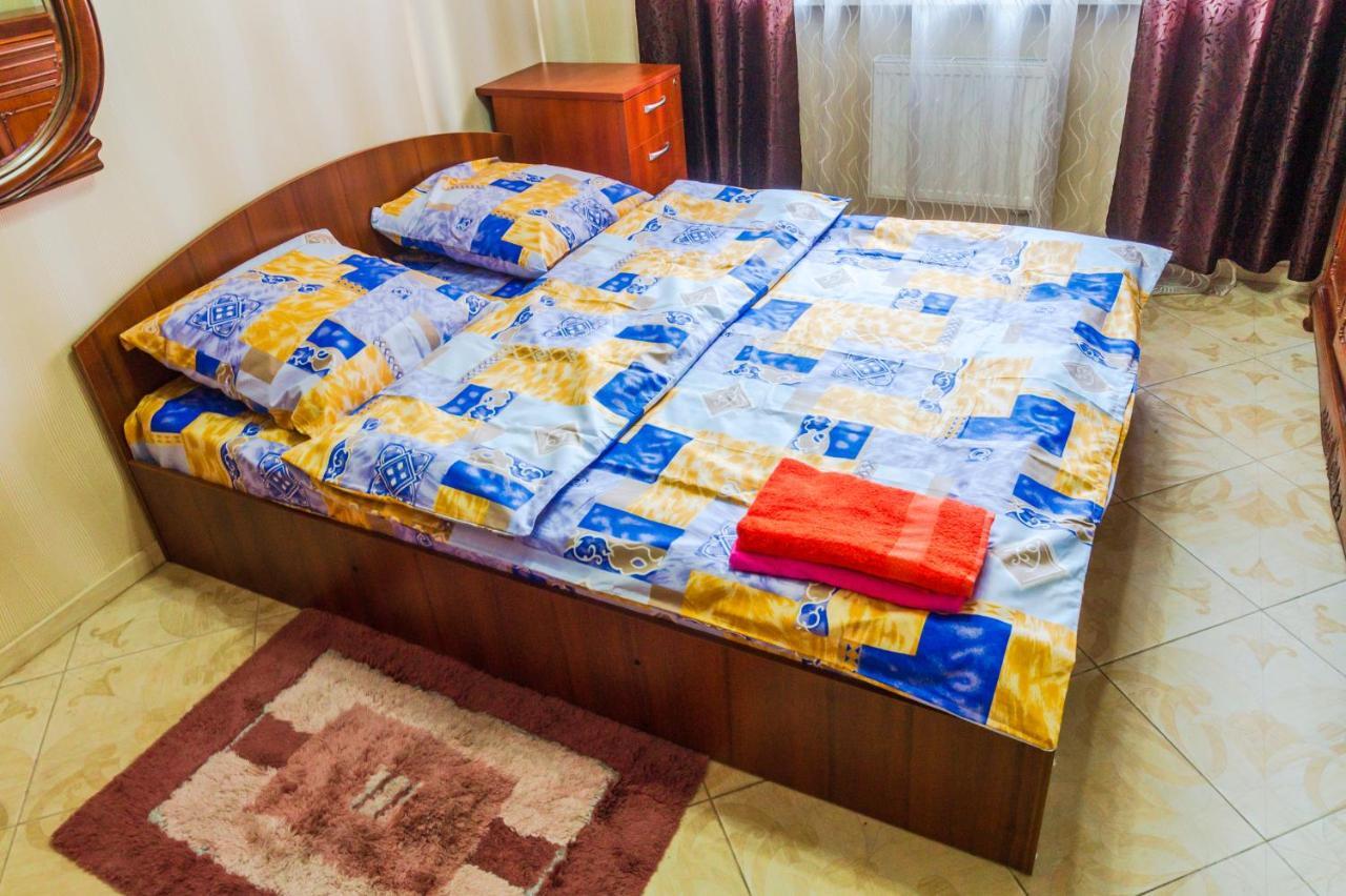 Квартиры По Улице Феодосийская, 1-А 基輔 外观 照片